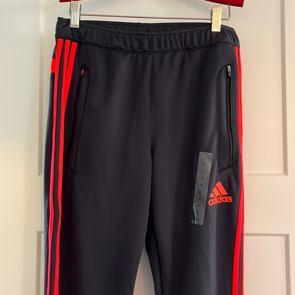 NWT Adidas men zippered ankles track pants